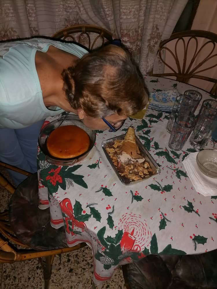 alicedefaria's tweet photo. Mi cumple el 22-2-2022, gracias por la super sorpresa a @Gregori_Reis  @irenereis11 @irenemarh  @PabloAReis  @AuryLeRe  Paulo Ignacio, para @Solelokilla @_Solelokilla_ y mi cuñada Isabel fue igualito surprise https://t.co/RkwRW5EKJW