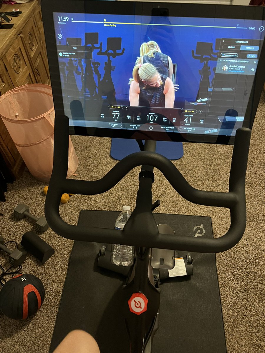 Amy_E_Green6's tweet image. Today’s workout included my 100th ride!!! (Century Ride!) I am loving this commitment to fitness; it’s helping me be my best for my family and my students! 🚴 #peleton #SendMeMyTshirt