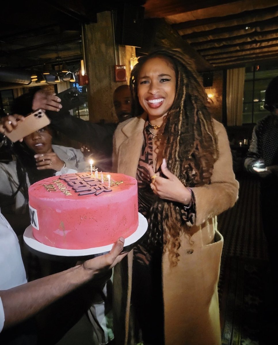 IAMJHUD's tweet photo. They surprised me !!! I did not see this coming. Look at this cake ! The Jennifer Hudson Show is coming yal. Get ready ! https://t.co/JeOImtvmMX