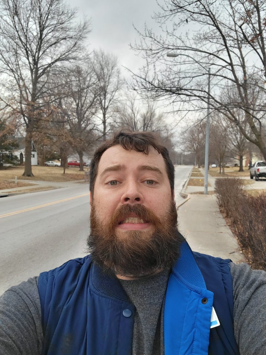 Flyer dropping and taking selfies while getting caught..taking selfies and dropping flyers.
<a href="/KAMOkonnects/">𝐾𝐴𝑀𝑂</a> #fiberfrenzy