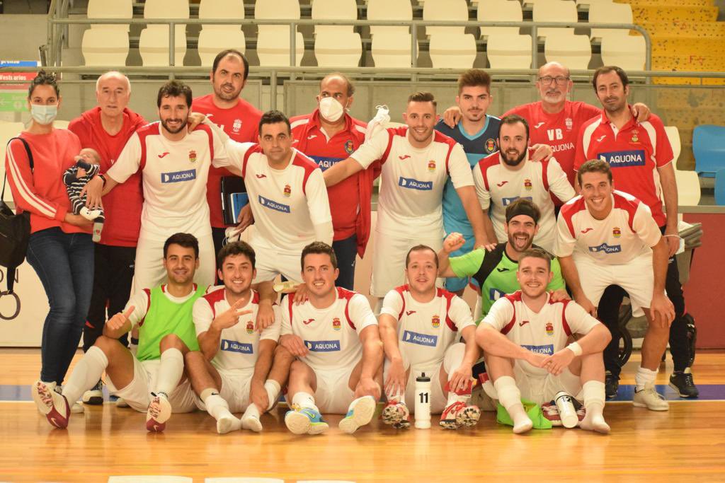 entorno5x5's tweet photo. 💥 🏆 2ªB / Grupo 1 🇪🇦 💥
🗞️ ¡Enhorabuena al @ArroyoUnion 🤍❤️, que es 2º clasificado 🥈 del Gr. 1 de 2ªB con 4️⃣1️⃣ puntos tras 2️⃣2️⃣ partidos! 👏🏻
➡️ #JLSacristan, #FCastro, #ABallesteros, #MPuertas, @Cristo7700, @churre13, @Josuprietodj, @kolinas_, @Adrimorales7 y etiquetados ↙️ https://t.co/VAuTSuEfDH