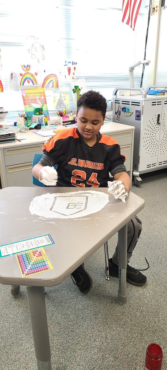 HeatherLiputVV's tweet photo. Shaving cream fun with sight words. #spellingfun @HeatherLiputVV @VV_Voyagers https://t.co/qC4MpUa0s0