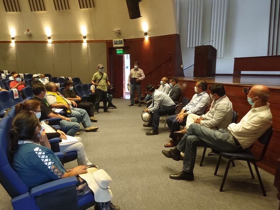 DialogoporAgua's tweet photo. #LuriganchoChosica
[23/02/2022]
El GG de #Sedapal y el director ejecutivo del #PASLC, sostuvieron una reunión con dirigentes de la Obra Carapongo.
▶️Información expuesta:
✅En abril se pondrá en funcionamiento el servicio de agua potable y alcantarillado en Carapongo. https://t.co/TNQA2gELcP