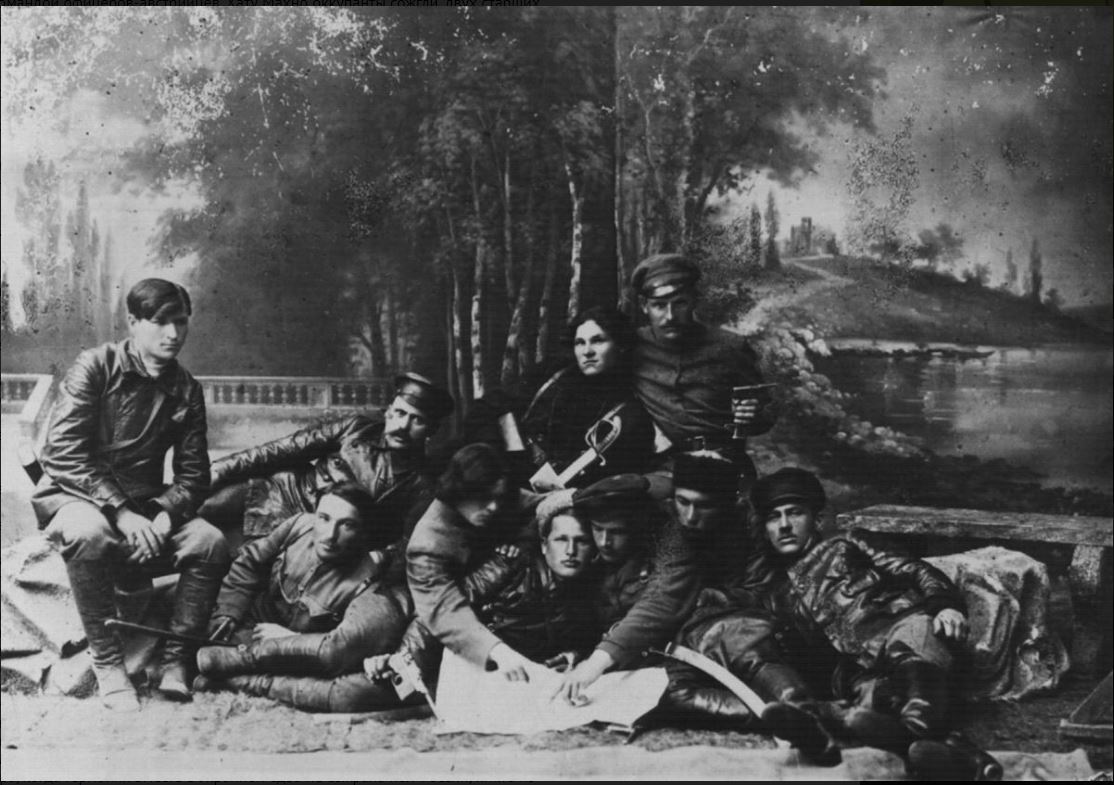 moxie's tweet photo. Zaporizhia, the recent site of fighting at a nuclear plant, has an interesting history of resistance to state forces.

It's the same region where Nestor Makhno's army fought the Red Army, White Army, and Ukrainian nationalists to maintain the anarchist Free Territory for 4 years. https://t.co/QbBjwc7wFo