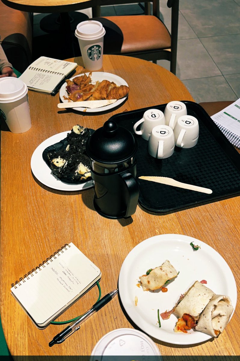 mand_08's tweet photo. Work Life Balance 💚☕️🥰 https://t.co/Mt6xSIHMBz