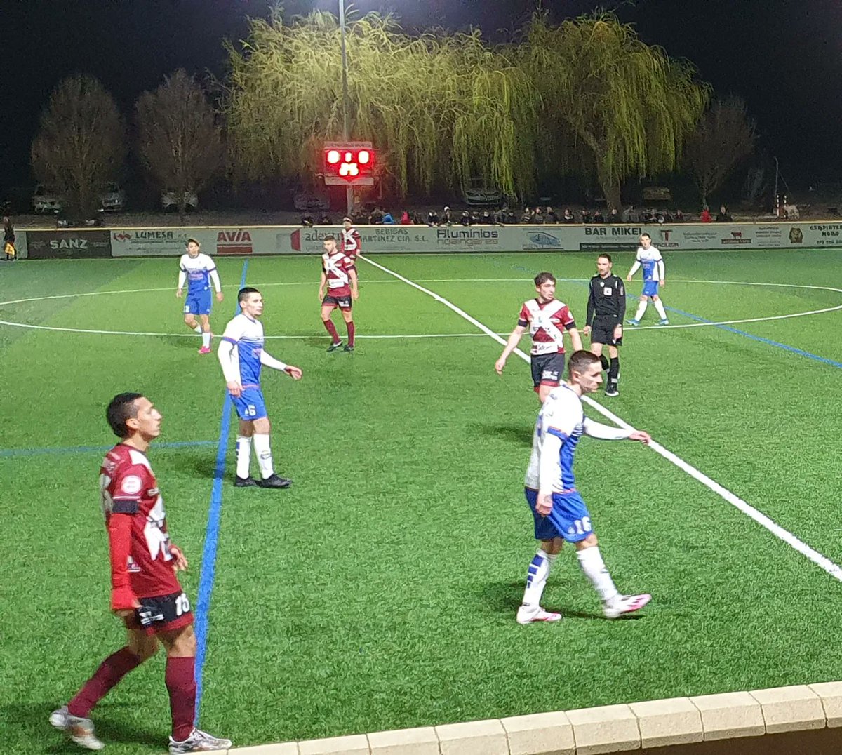 📌 𝗧𝗘𝗥𝗖𝗘𝗥𝗔 | (𝟏-𝟏)

El Burladés suma un empate en su visita al Gares. Un gol de Marcos Olcoz en el último minuto rescata un punto para los blanquillos.

#GaresBurlades 🔵⚪️