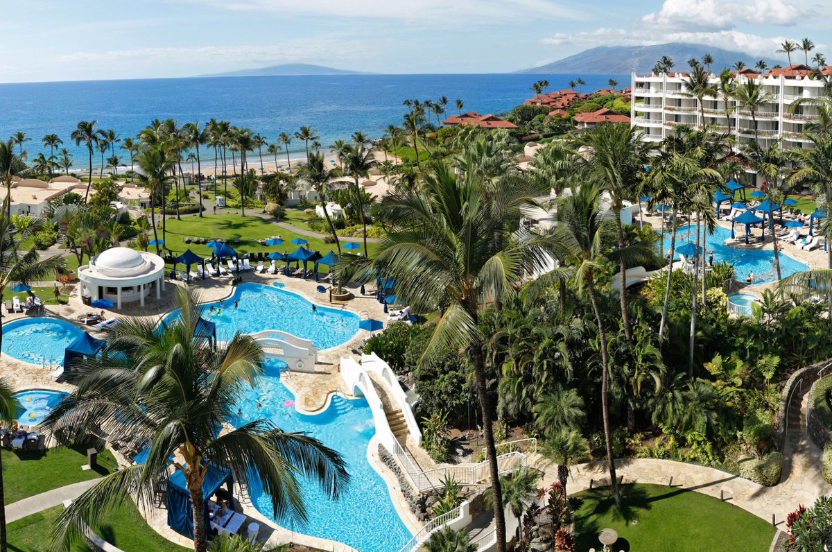 EncompassOpera's tweet image. Join us for A Musical Salute! Gala Auction, which is running alongside our 2022 Musical Salute Gala honoring Chita Rivera and Danny Burstein. Not only are we offering tropical getaways but also Broadway memorabilia and gourmet meals straight to your home. enot.betterworld.org/auctions/music…