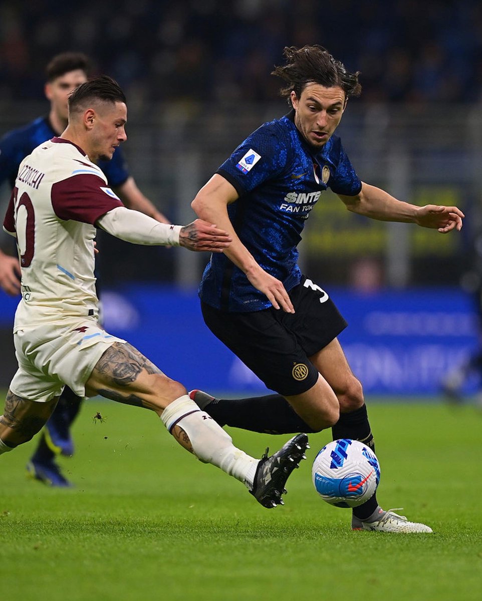 DarmianOfficial's tweet photo. Una bella serata, quello che ci serviva per affrontare al meglio la settimana che viene 
🔥⚫🔵

@Inter #ForzaInter #InterSalernitana #SerieA https://t.co/ydHbSonfhq