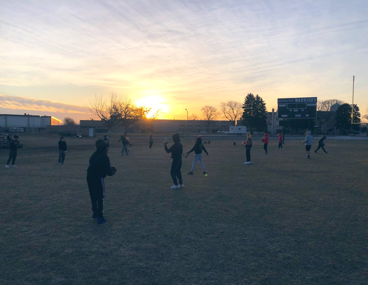 JeffStur23's tweet photo. Two months of 6 a.m workouts conclude for our @NollBaseball team this morning. The dedication this team has something we’re very proud of as a coaches. The sunrise was a reminder that we’re a few weeks away from Opening Day. Can’t wait. #FeelGoodFriday https://t.co/XrSyBcOMlj