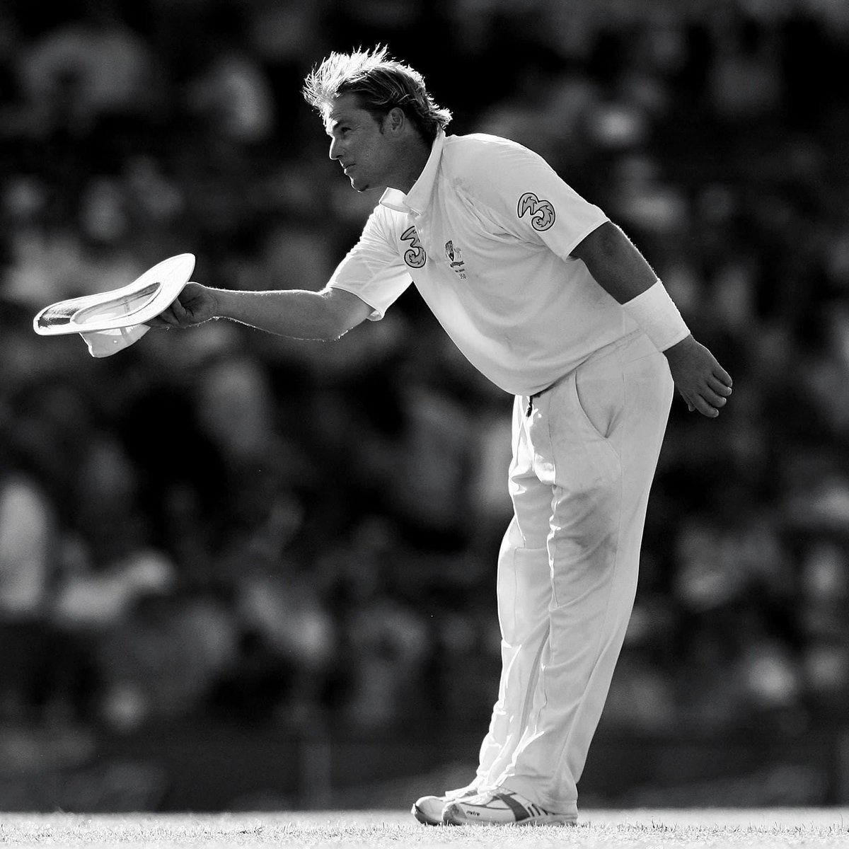 Miqarrr's tweet photo. Devastated! RIP to Shane Keith Warne, the King of Spin 💔👑 https://t.co/sqkkNHFRYN