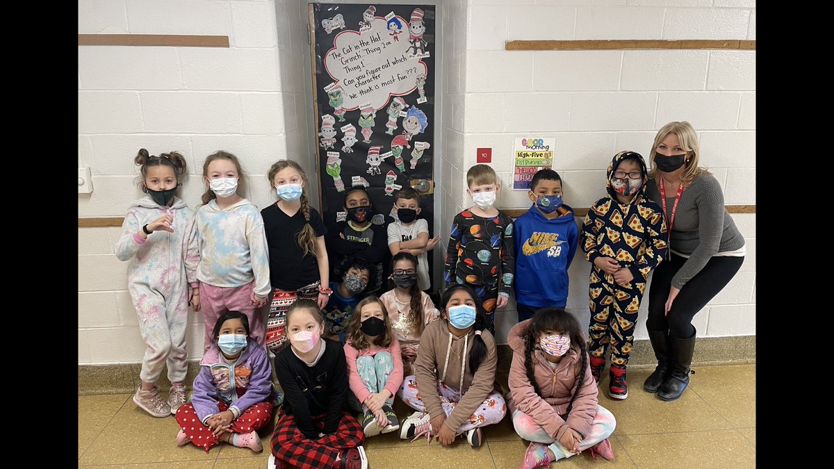 Read Across America Week Door decorating in Room #10!  So much fun ❤️ #drseuss