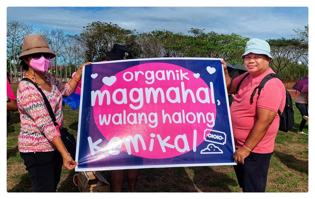 thesimPAULife's tweet photo. So proud of my uncle and aunt for joining the Cavite rally.
Gov Remulla, don't panic, it's organic!
#CaviteForLeni #CaviteIsPink #KulayRosasAngBukas #GobyernongTapatAngatBuhayLahat 
💗🌺🌷🌸🎀🇵🇭 https://t.co/WOmVeuZiPb