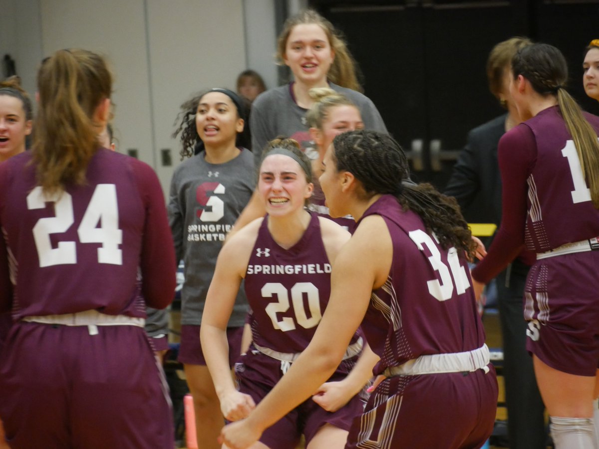 WBB: #SpringfieldCollege storms back to take a 36-29 lead over Messiah entering the half in the NCAA Tournament First Round Angela Czeremcha leads all scorers with 12 points and four rebounds #d3hoops