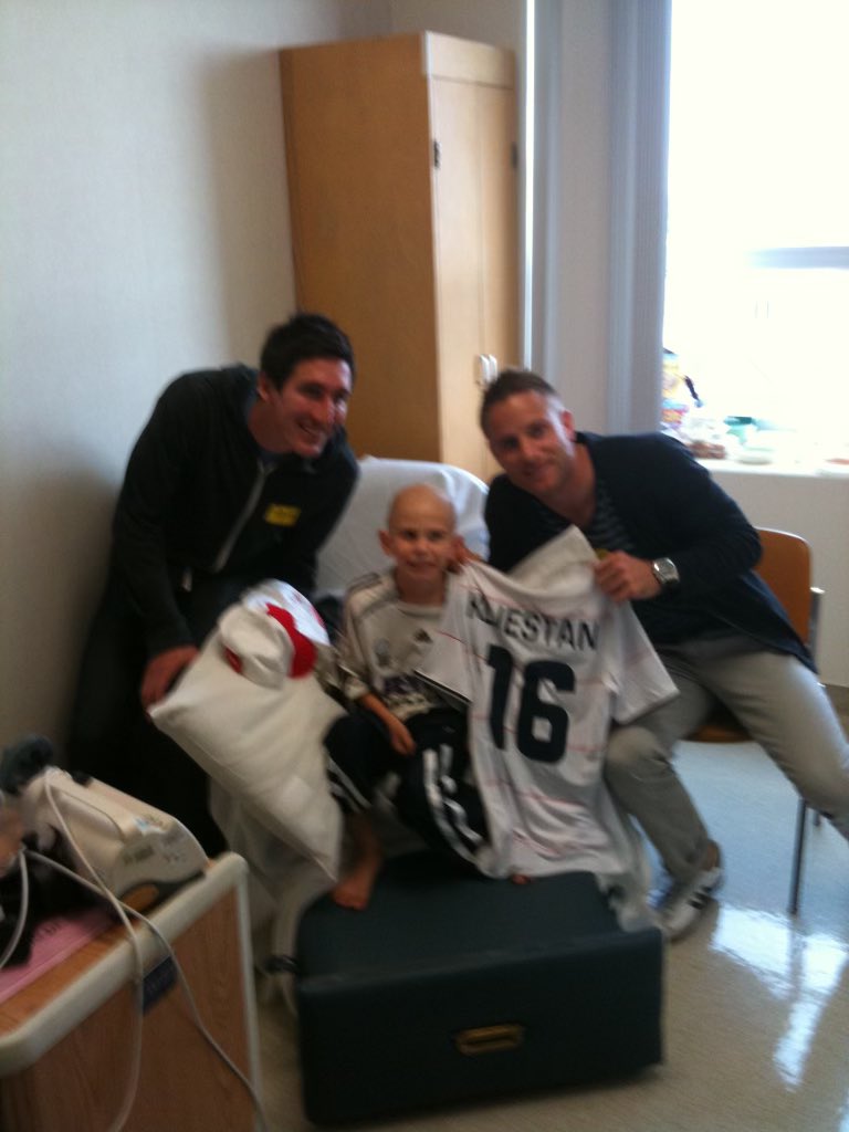 SachaKljestan's tweet image. My wife and I visited this young man back in 2010 at Children’s Hospital LA. Today I ran into his parents in our hotel lobby in Charlotte. His name is Chris Hegardt and he’s a rookie midfielder for @CharlotteFC. I gave him a jersey once, hopefully he will give me his tomorrow!