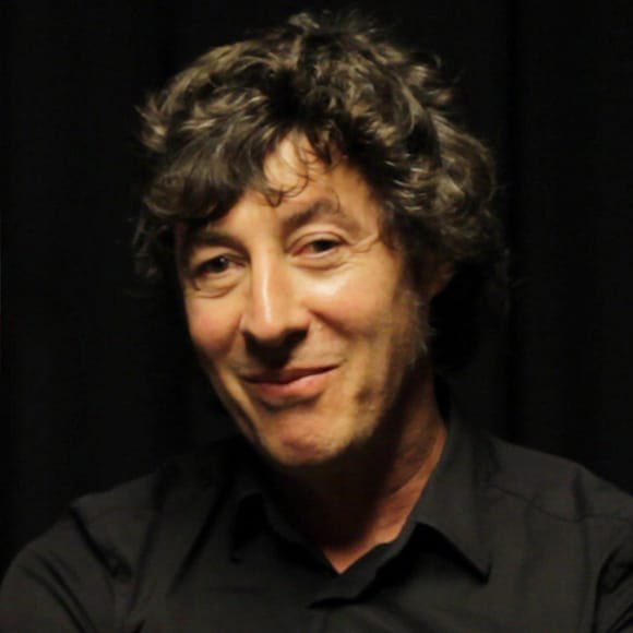 facundumlegem's tweet image. Yo sé que acá son todos fans de Residente, pero el rey de las rimas es este señor, por el simple hecho de escribir:
 "Ya leí a Arthur Conan Doyle. 
Ya me pasé de nafta a gasoil.
Ya leí a Breton y a Moliére.
Ya dormí en colchón y en sommier".