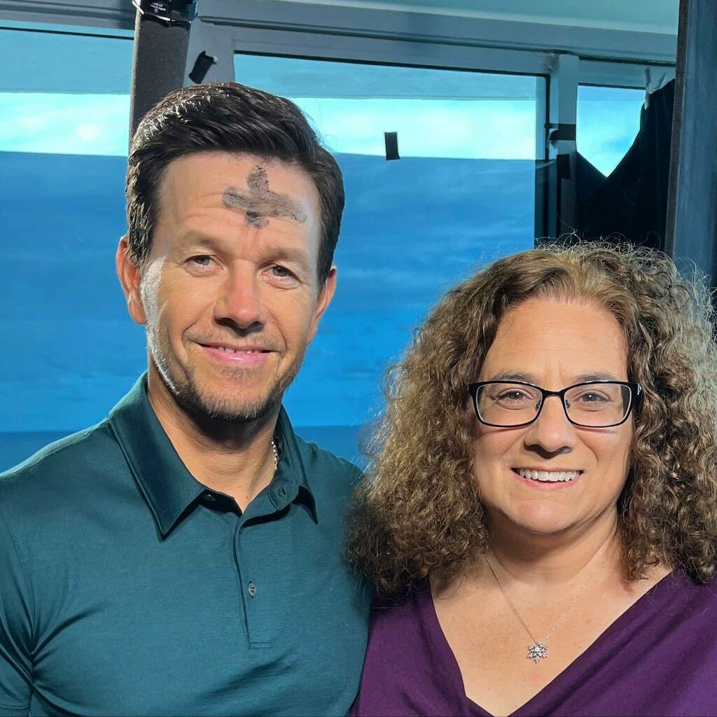 moviegirlali's tweet photo. I had a great time talking to #MarkWahlberg about #fatherstumovie this week. Look for the interview to air closer to release date!
#pressday #pressjunket #flickdirect #allisonrose https://t.co/VAfec773X0 https://t.co/bJdA1QOz8Y