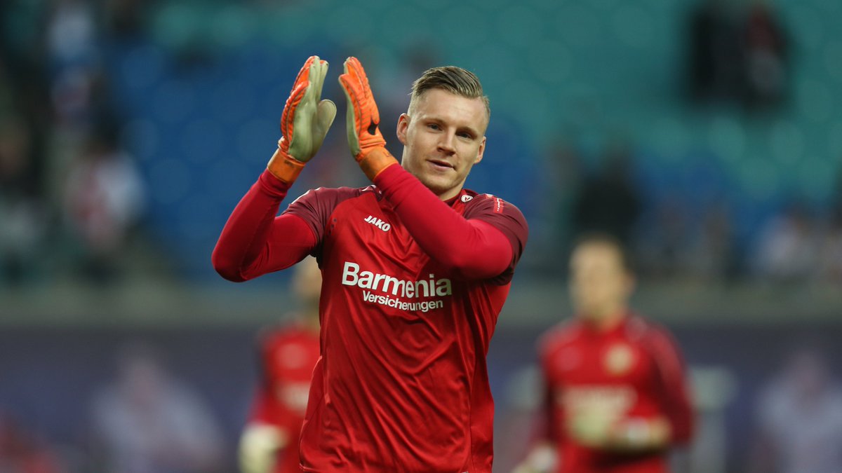 bayer04_es's tweet photo. ¡#Lenomenal hoy está de fiesta!🦁🎂
¡Muchas felicidades @Bernd_Leno por tu cumpleaños #30, un fuerte abrazo hasta Inglaterra! 🖤🤗❤️
#FelizCumpleaños I #HechoEnLeverkusen https://t.co/LgPzpSomjd