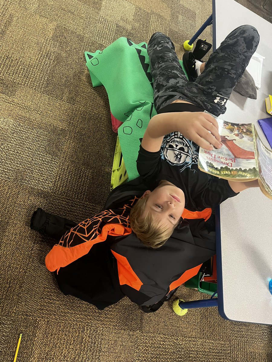 JordanFink24's tweet photo. Highlights from this week: 📸 1 + 2 - daily reading challenge was 2 minutes to create the comfiest reading spot possible 😂 📸 3 - readers setting and discussing their goals! 📸 4 - loved being read to during drop everything and read! #readingcommunity #readingforFUN https://t.co/iitPf3zufu