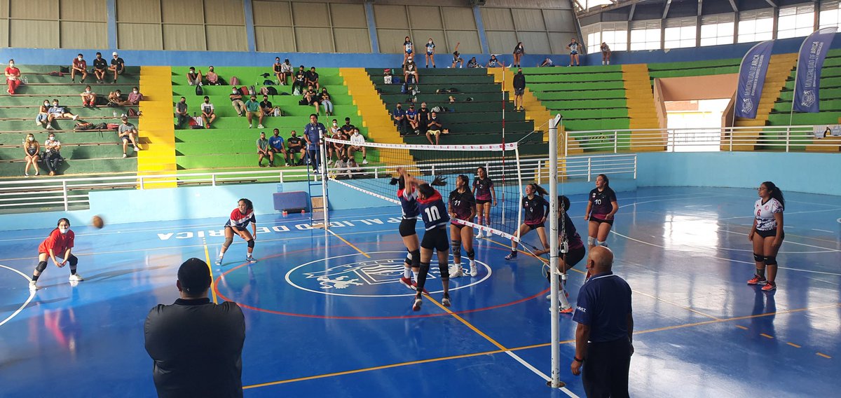 raulsegovia5's tweet photo. Que lindo se ve el Epicentro Augusto Zubiri Rubio!!! Que vuelva el deporte, campeonato de Voleibol  Zonal Norte, organizado por la #muniarica.

@Gerardo_Arica
@MuniArica
@Dideco_ima
@paolo_yevenes https://t.co/4AdF9mNEEi https://t.co/Qbvrixy4OQ