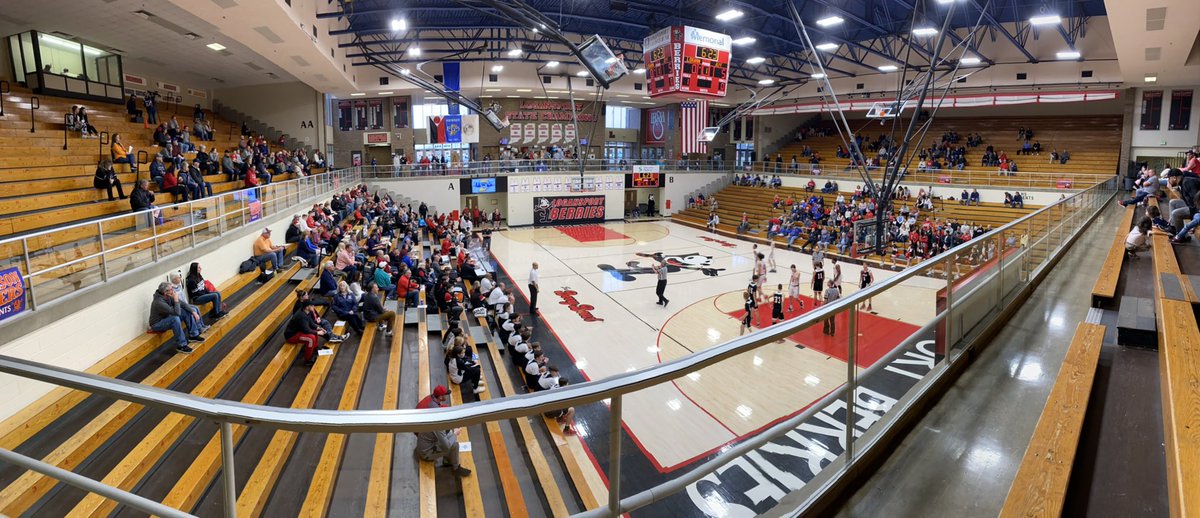 KHS_SID's tweet photo. I made it to Logansport HS and the famed Berry Bowl - one of my favorite gyms. Logansport and Lafayette Jeff are underway, and there is still time to get here for the @WildkatBBall vs Harrison game. β€οΈππ #StriveFor75 @Kats_Principal @KHS_AD @Berry_Athletics @Berry_Principal https://t.co/Z7iMnF3yFp
