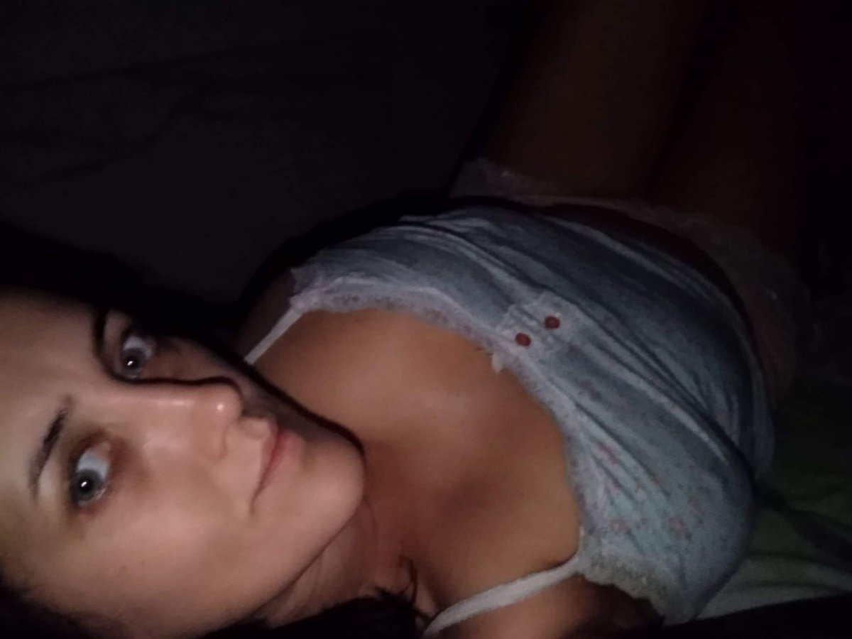 Hadi ama bekliyorum.niye kimse gelmiyor.canım istiyor