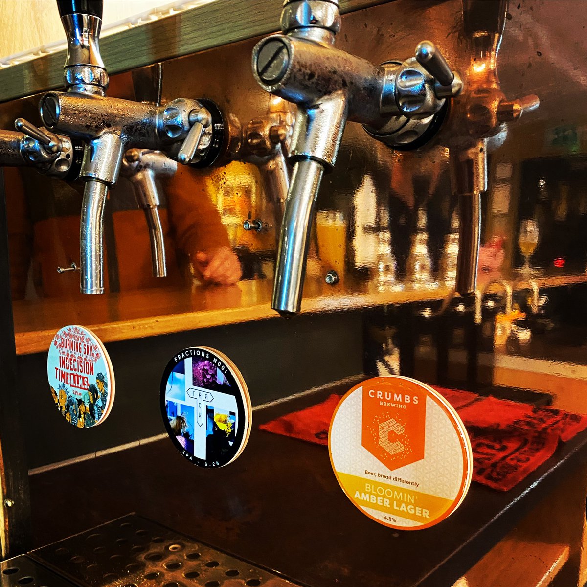 CrumbsBrewing's tweet photo. Currently pouring @HopStopBeers Reigate and tasting great (even if we do say so ourselves π) get in before the keg runs dryβ¦ #reigate #beer #supportlocal #supportsmallbusiness #surrey #breaddifferently https://t.co/Pmw7h0ItT7