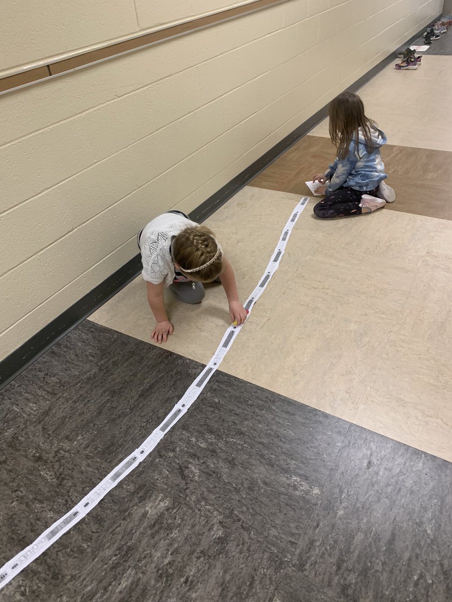 MsRhoadesIn1st's tweet photo. Fun creating our own number paths and spinning to see who can get to 120 first! https://t.co/tShVBAci60
