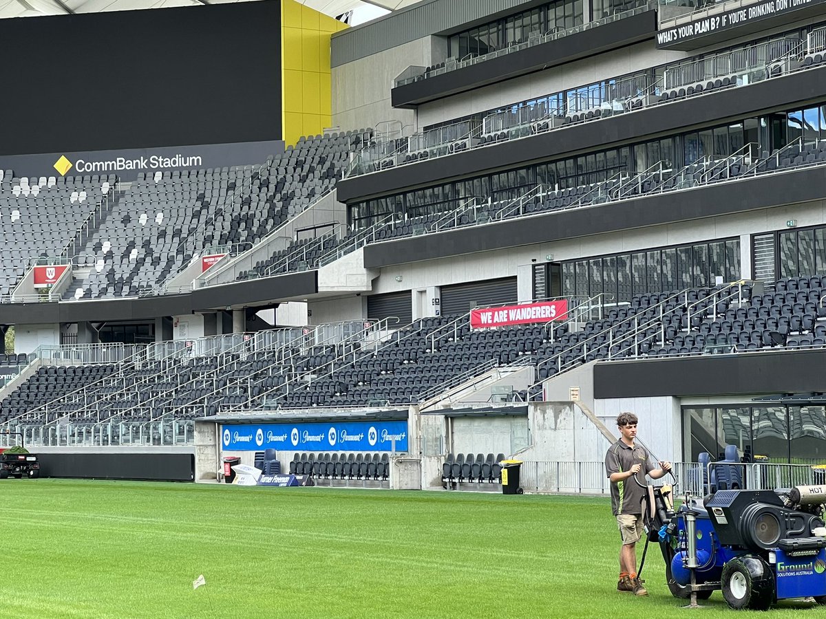 Dan Studders tweet media