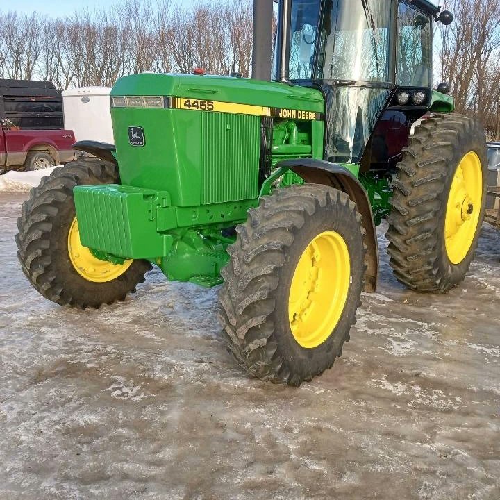 tiling_guy2012's tweet image. Making them tractors new and shine again!!