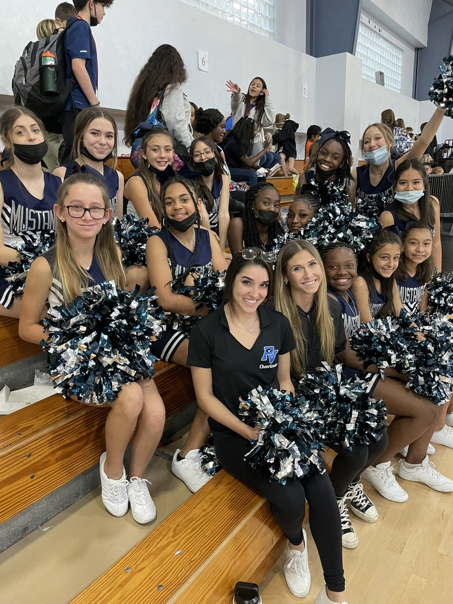 Our varsity cheer mentors from Park Vista came to watch us at our games today! We love Alyssa and Haley!!! <a href="/Vela_Ldrshp/">Enrique Vela</a> @SDPBCJenKuras