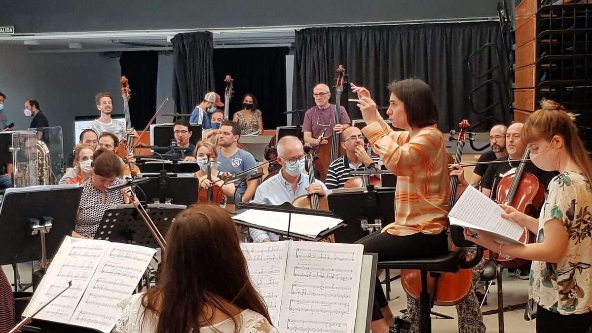 FilarmonicaMVD's tweet photo. El próximo 9 de marzo conmemoramos el Día Internacional de la Mujer en el @TeatroSolis 

Natalia Salinas (Arg) estará al frente de la Filarmónica, junto a la reconocida mezzosoprano Adriana Mastrángelo.

Estreno de la compositora uruguaya Sofía Scheps “Demografía Acústica”. https://t.co/zx5l0Pw38X