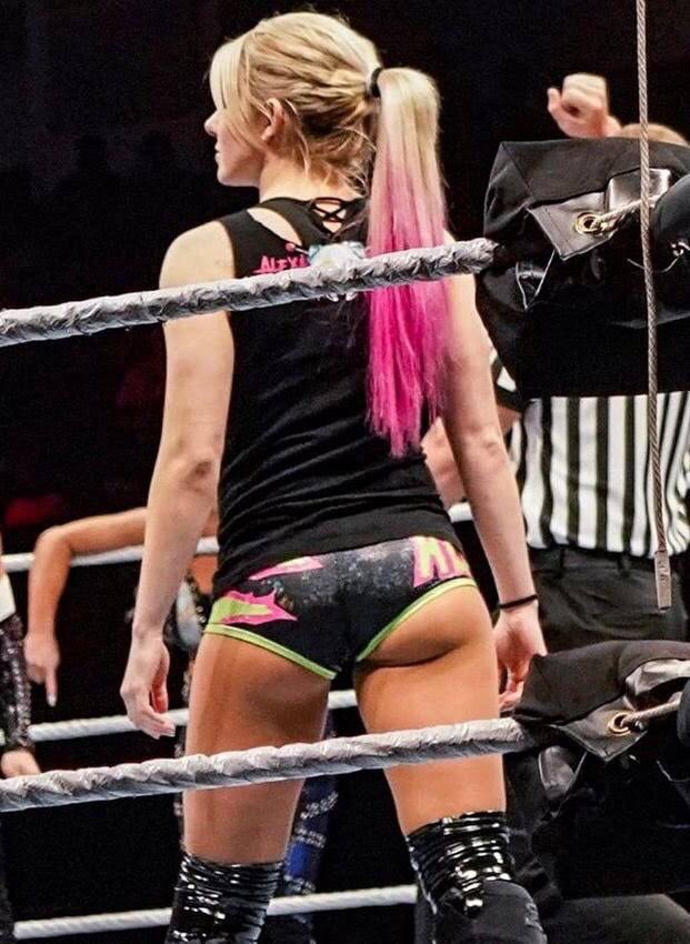 Alexa Bliss. @wwesexydivas20. 