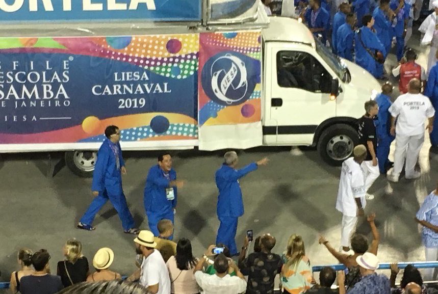 Vallter_Filho's tweet image. 04 de Março de 2019
Hoje faz 03 anos do desfile do enredo Clara Nunes…Me lembro como se fosse hoje , Nosso samba na avenida. Axé sou eu!!!
🦅💙
#Portela #MajestadoSamba #BerçoDoSamba #Carnaval2022 #Errejota #Brazil #Madureira