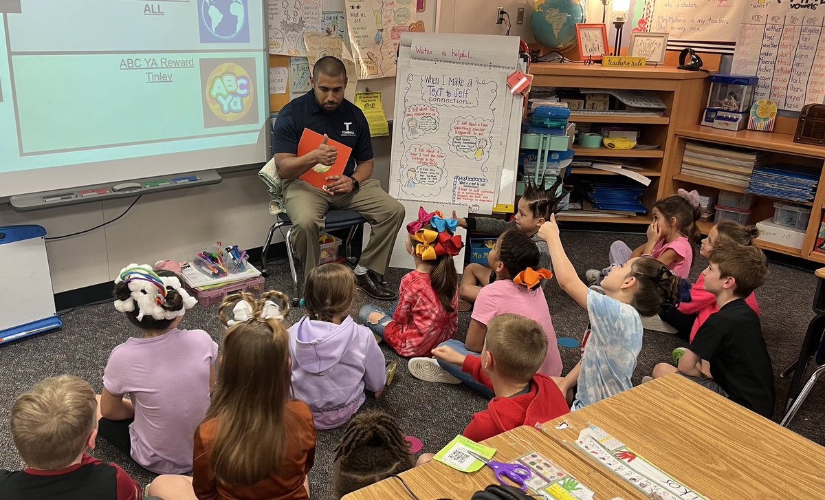 TISDRES's tweet photo. Oscar came to life in the eyes of our first graders as they  listened to the one and only @DrGeorgeBFlores today! Thank you Dr. Flores for being our guest and showing us the power of literacy through read alouds #tomballreads #crazyhair @TomballISD #ReachEveryStudent https://t.co/Vx8KDKj1QW