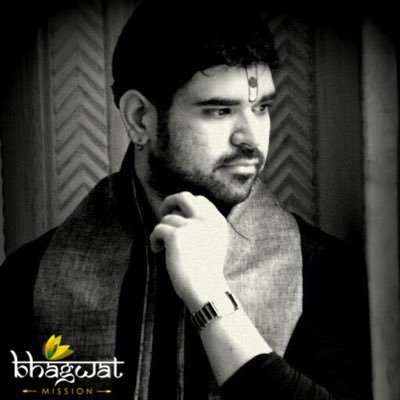 nehayadav6395's tweet photo. हे मेरे प्यारे!
तेरी यादां नाल प्रीत पाई बैठे हाँ,
ये न समझी कि तेनू भुलाई बैठे हाँ,,
दूरियां किस नाल दूर कर सकदी सानू,
दिल नू विच तेनू वसाई बैठे हाँ!!
@gauravkrishnag
#missyouprandhan 💞💞💞
#pyaree❣ https://t.co/qugvCFFnvi