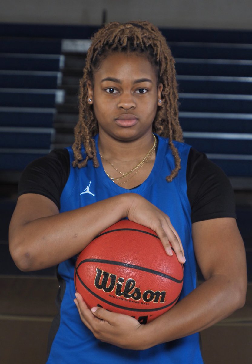 Timjames757's tweet photo. @taniya_james10 was the glue tonight for Norview ✈️✈️✈️✈️. She played hard thru out the game and hit key shots when needed . Defense was on high all game 💪🏾. Congrats https://t.co/2pEkC6u8FI