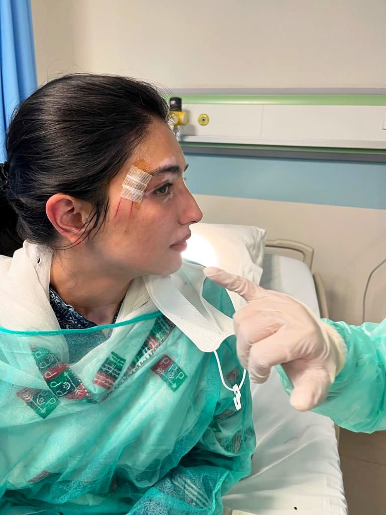 Matiullah_HM's tweet image. Bibi @AseefaBZ May Allah protect you from evils eye.

#AwamiMarach