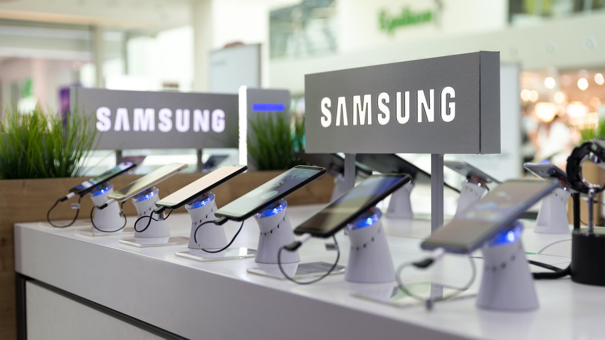 Samsung прекратила поставки в Россию, пишет Bloomberg со ссылкой на заявление компании. Мера коснётся всей продукции.

Есть информация, что отгрузка невозможна из-за логистических проблем.

rozetked.me/news/22296