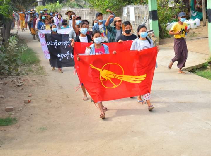 pzl_jourlm's tweet photo. In spite of internet shutdown , several villages in northern #Salingyi and eastern #Yinmarbin towns staged 360th coalition protest against junta regime's atrocities on Mar-5 .

#WhatsHappeningInMyanmar 
#2022Mar5Coup 
#HelpMyanmarIDPs https://t.co/3NCMMadeHn