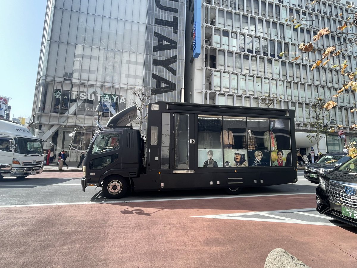 タグ 衣装展逃走中 の注目ツイート メガとんトラック