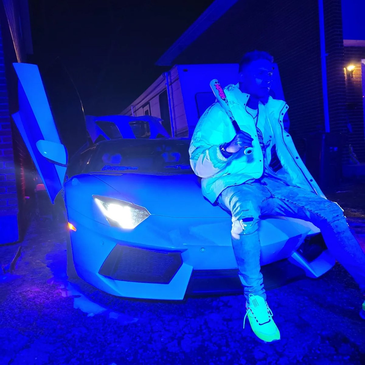 Scotiansavage's tweet photo. SLIDIN' On 'Em https://t.co/A7AJ4XIooG