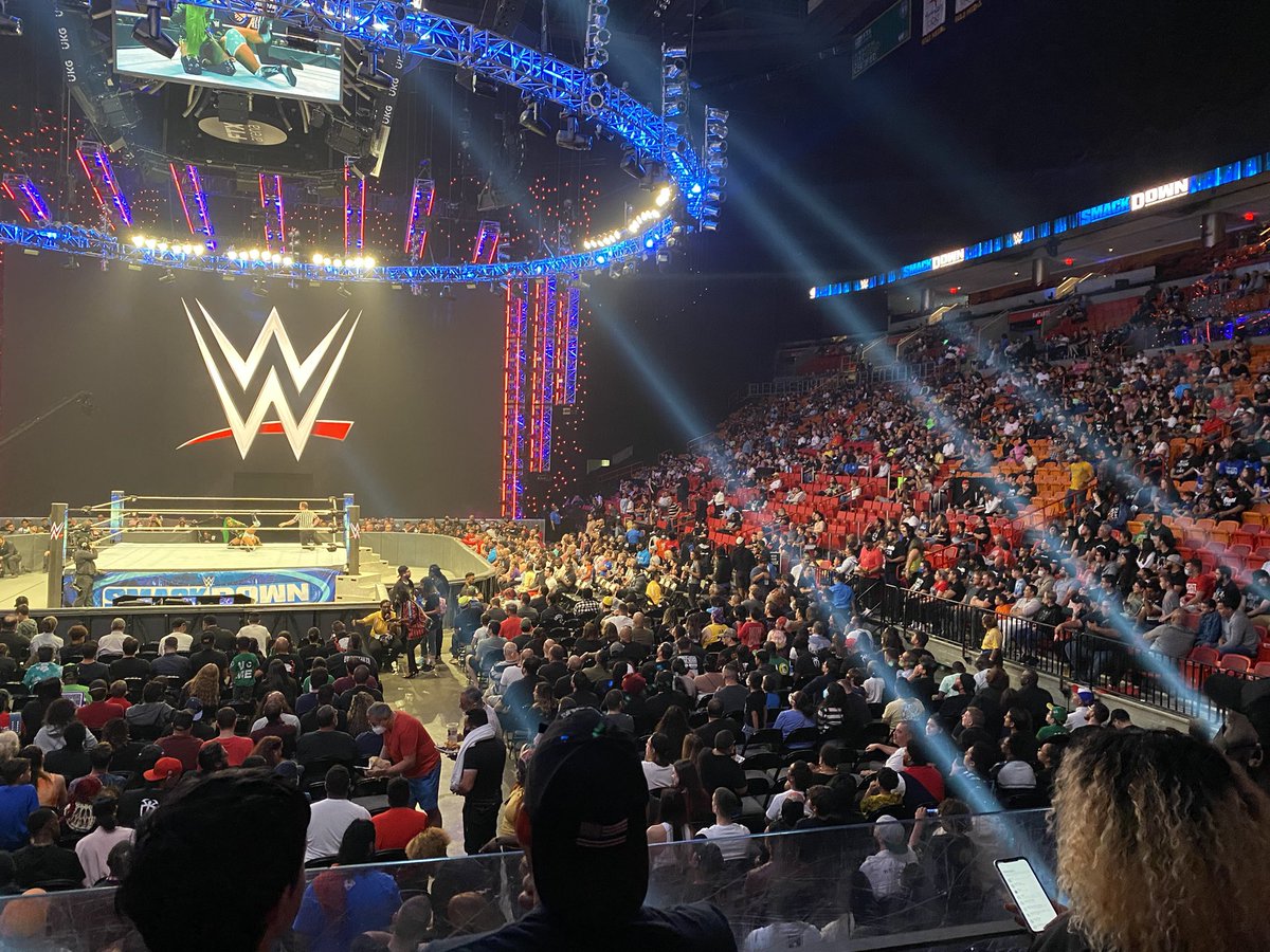 TheMidCardMarks's tweet photo. @WrestleTix camera side is looking rough 8 minutes to showtime 👀 https://t.co/Zm1kvPkX5V