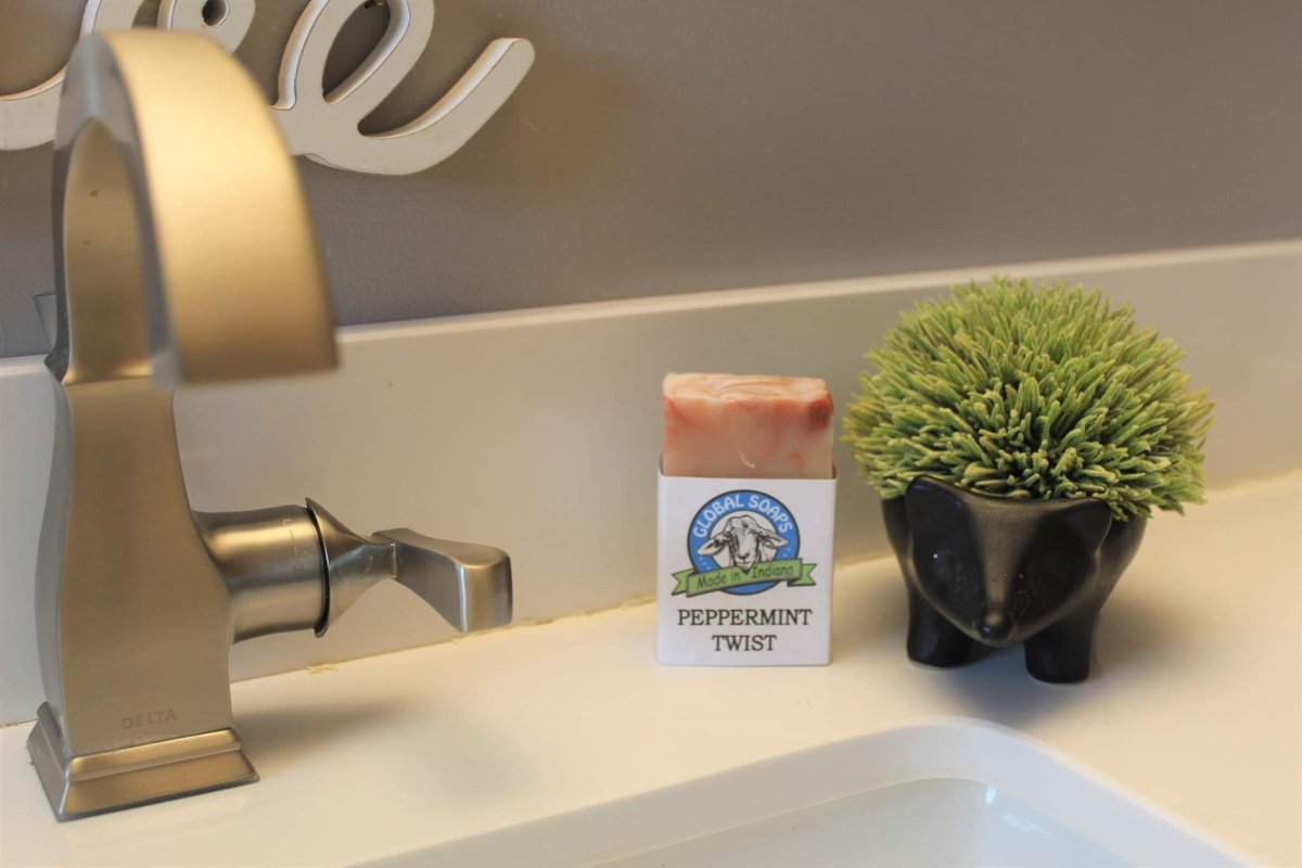 GlobalSoaps's tweet photo. Peppermint is so refreshing! Especially with the spring weather coming in!
#goats #goatsmilksoap #spring #allnatural https://t.co/AtkwaJzmvS