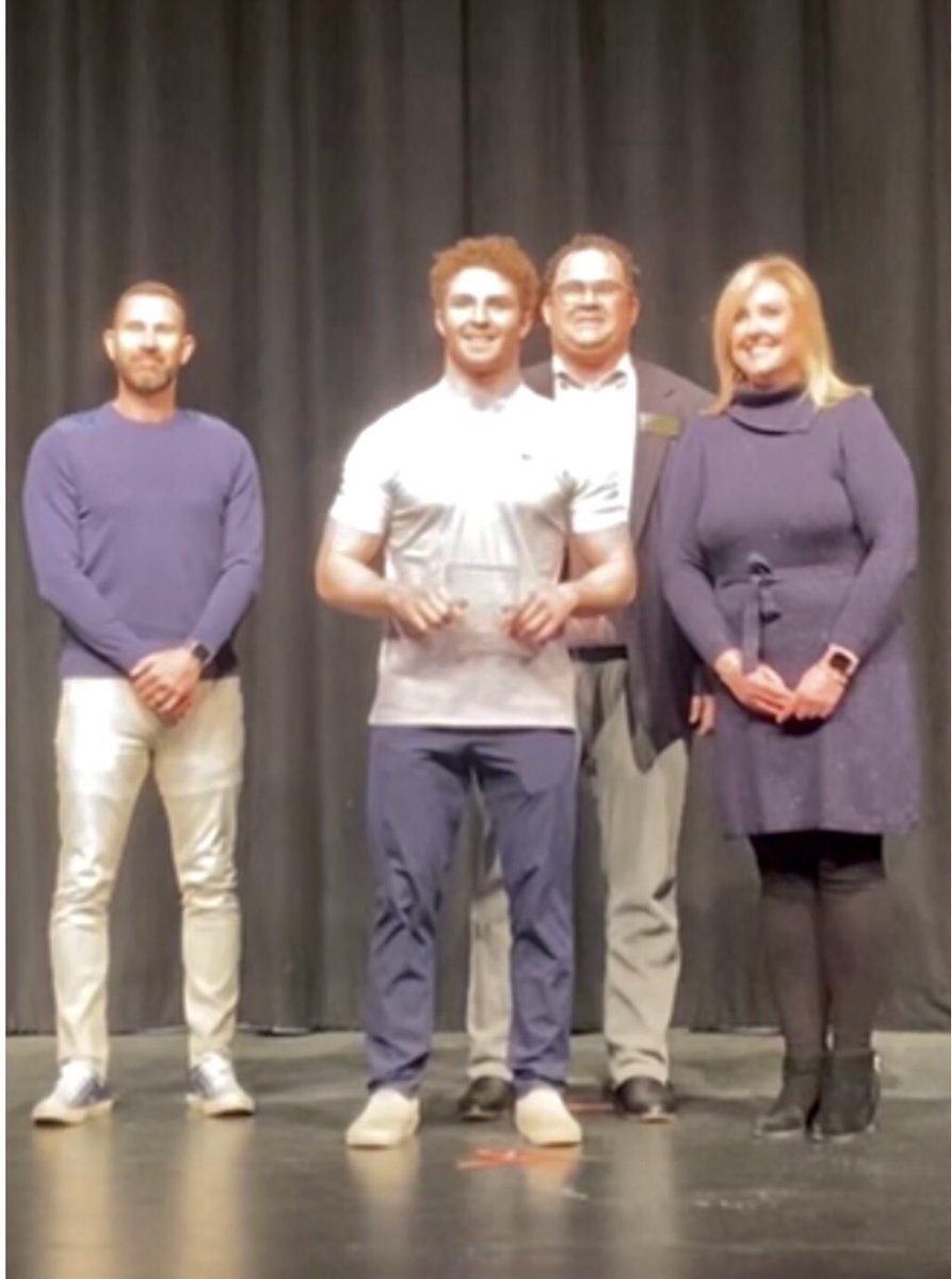 LHSfootball60's tweet photo. Congratulations to Tommy Hagan and Owen Butler for being recognized by the Rockwood School District this week for being named 1st and 2nd team as a DE and TE.  We are very proud of you. https://t.co/VzQ4PRChLM