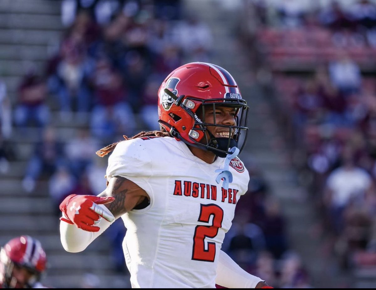 SethHampton20's tweet photo. All Glory to God! Blessed to recieve an offer from @GovsFB!! @coachmarkf @WARRIORNATION20 @RecruitWarriors @Coachdefoor2015 @Coach_Jones_1 @Coach_Briggs77 https://t.co/1DyG9NIbfu