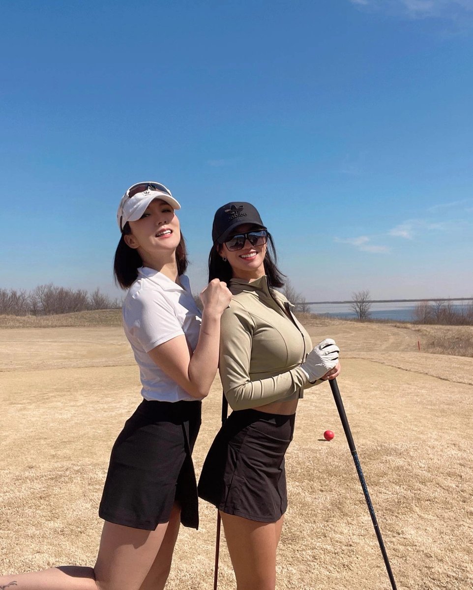 kyj1294's tweet photo. Big golf with my good sister today https://t.co/Fr8FQam3O2