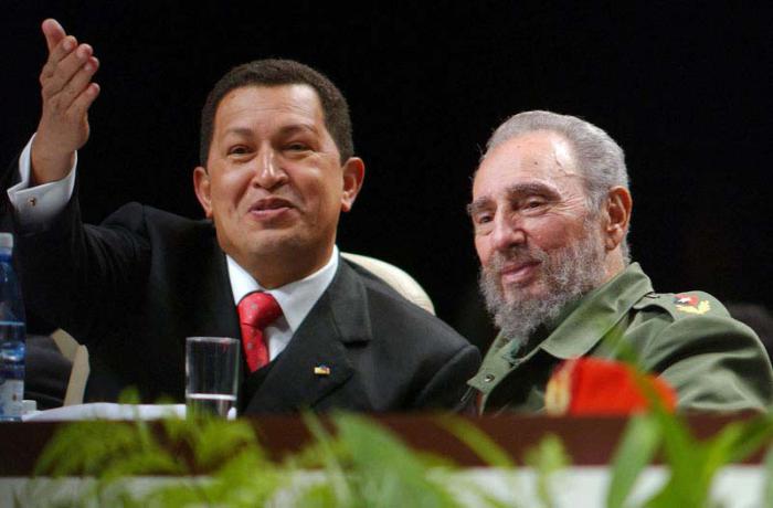 《El caso de #HugoChávez es excepcional en la historia de la política. Otros han logrado fama y celebridad a través de la prensa escrita, radial o televisiva, pero nunca una idea revolucionaria hizo uso de un medio de comunicación con tanta eficacia.》#Fidel. #Chávez #Cuba 🇨🇺 🇻🇪