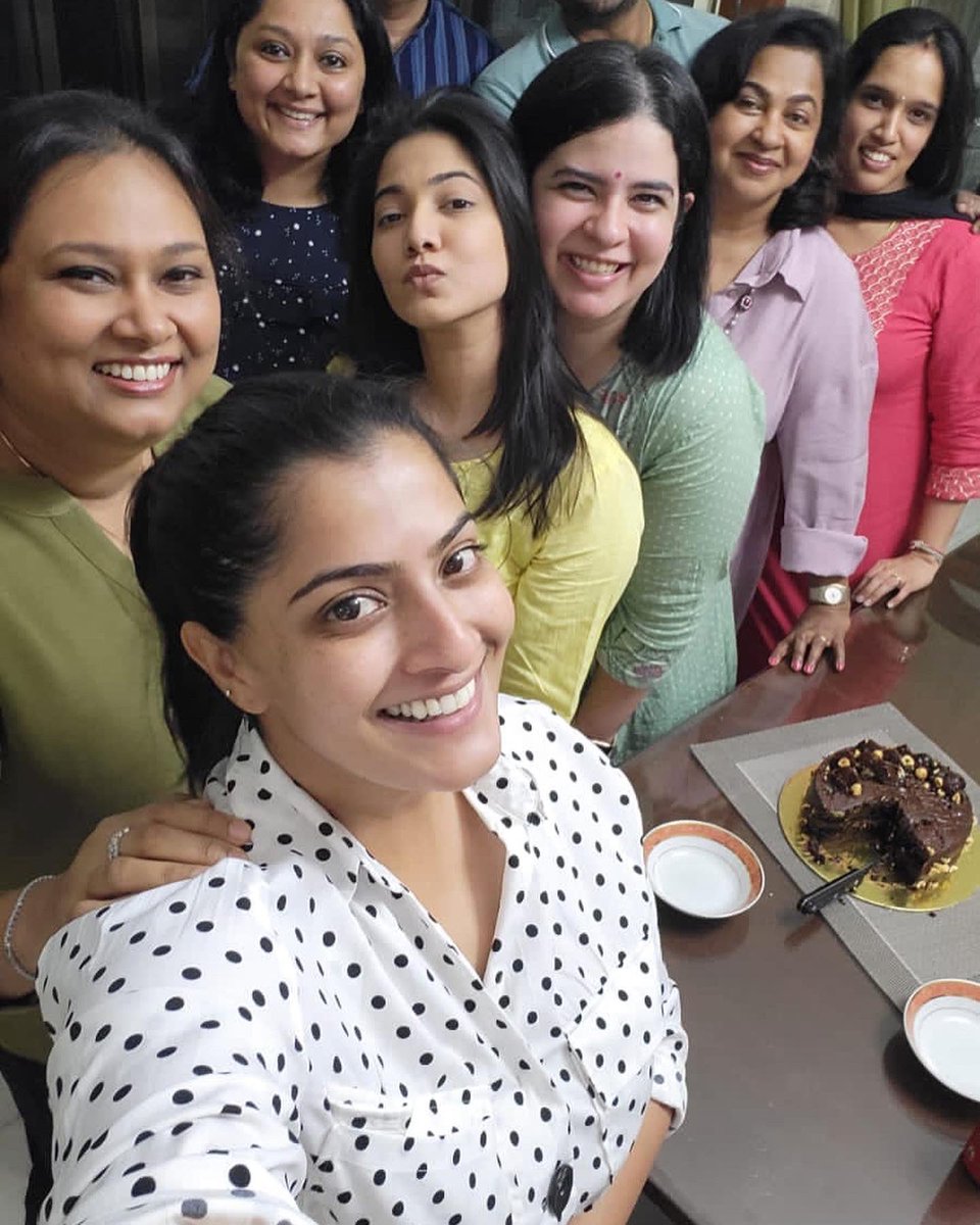 realradikaa's tweet photo. Happy birthday dear @varusarath5 wishing you loads of happiness, love peace and strength. Keep smashing the ceiling, we are rooting for you❤️❤️❤️❤️💕💕💕🥰🥰🥰 https://t.co/I7IRSoiYYB