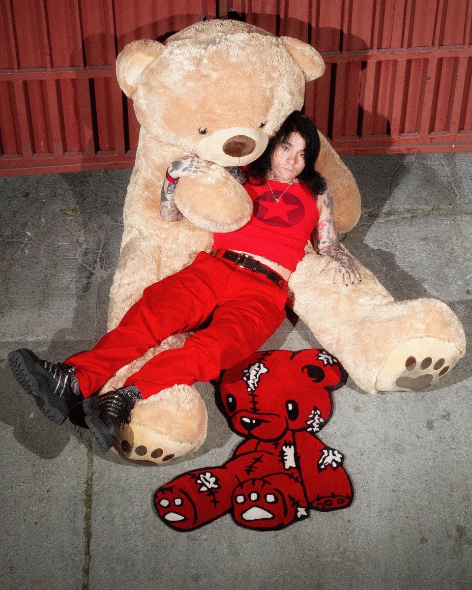 ♥️🧸 teddy rug 🧸♥️  

available for preorder now 

sowet69.com/product/teddy-…

⛓ <a href="/SOWET69/">SOWET</a> ⛓