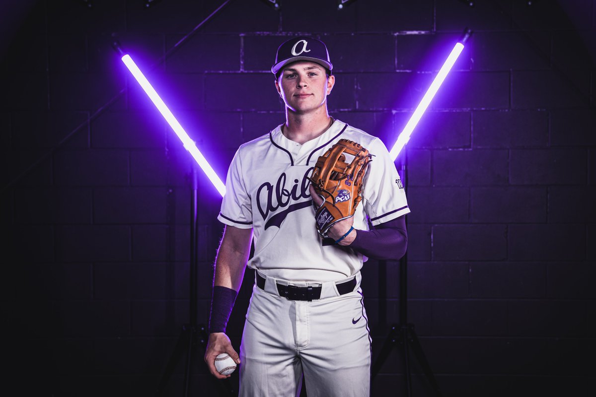 ACU_Baseball's tweet photo. B2 | Scoring with two outs is awesome.

@BeRett21 brings in the fourth run of the inning!

ACU 4, MAR 1

#ATO | #GoWildcats https://t.co/WUjU0ZNJnH